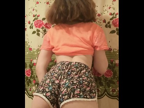 ❤️ Сексуальная юная малышка делает стриптиз снимая свои шортики на камеру ❤❌ Порнушка на сайте onlyhdporn.ru ❌️❤