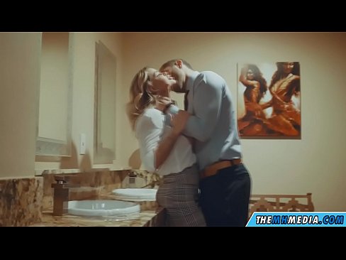 ❤️ когда грудастая блондинка соблазняет тебя в общественном туалете ❤❌ Порнушка на сайте onlyhdporn.ru ❌️❤